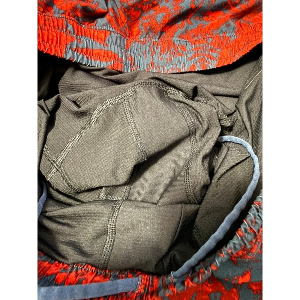 Lululemon Pace Breaker Lined Shorts 9 Mens XL Red Gray Tropical Fern Print